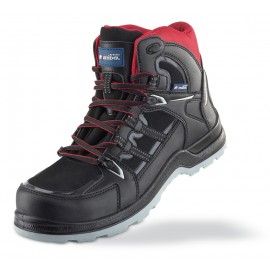 TREKKING BOOT WITH PRAXIS S3 MEMBRANE